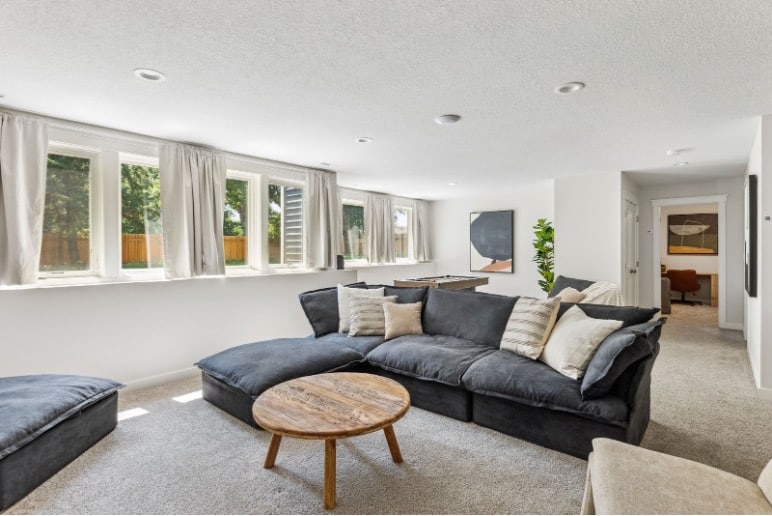 One of Mission Connection Healthcare facilities with a comfortable therapy living room.