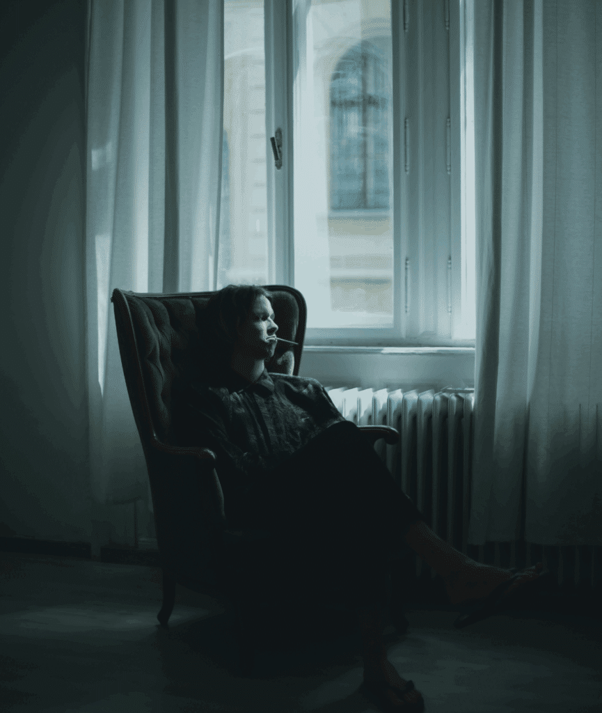 Symptoms of Dissociative Identity Disorder: Dissociation Signs and Diagnosis