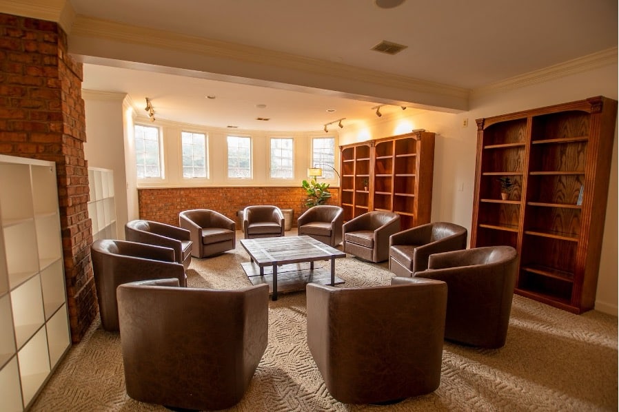 A comfortable, welcoming therapy setting at Mission Connection Healthcare.