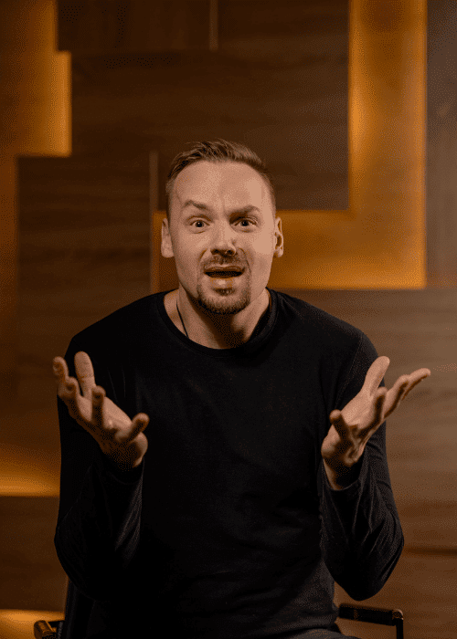 Man looking confused due to cognitive bias vs cognitive distortion