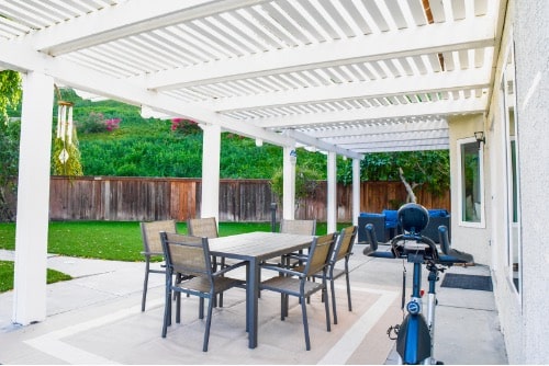 Mission Connection outpatient mental health facility providing comfortable therapy spaces where adults receive evidence-based treatment for relationship communication challenges and underlying mental health conditions.