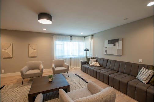 Mission Connection outpatient mental health clinic with a calm therapy room for clients.