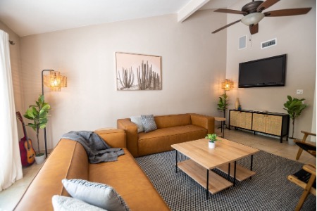 Mission Connection outpatient therapy room where adults receive evidence-based care for psychosomatic and stress-related physical symptoms.