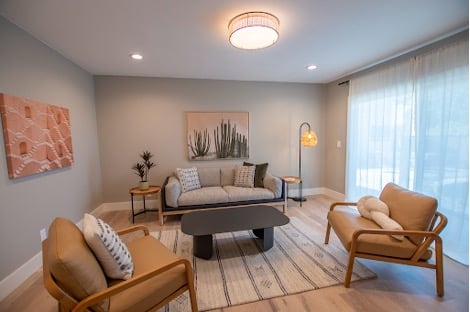 Mission Connection outpatient mental health clinic with a calm therapy room where adults receive ADHD-aware care through in-person and telehealth sessions.